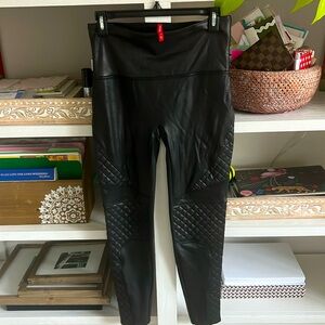 Spanx faux leather leggings! Black. Size Large. Like new condition.